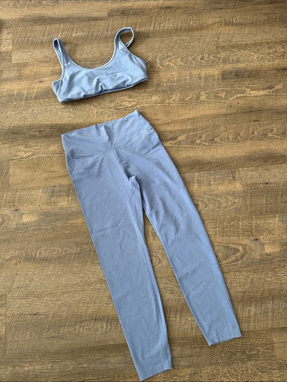 Old Navy Light Blue Seamless High-Waist Leggings with Matching Sports Bra